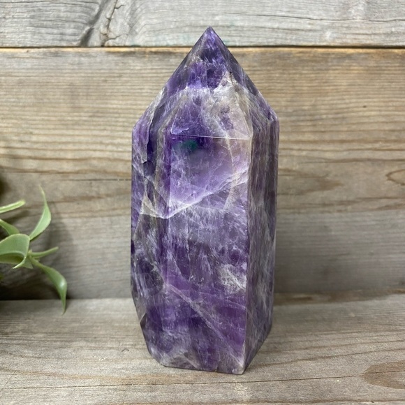 LARGE Dream Amethyst Tower - Picture 3 of 4